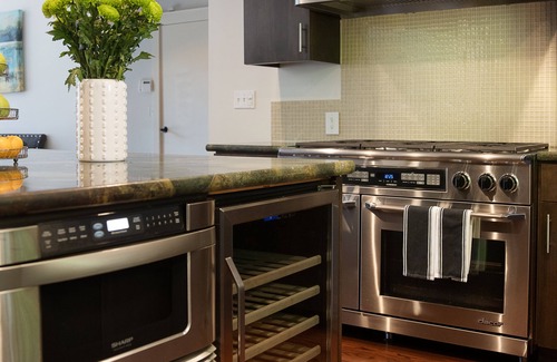 St. Helena House | 1 Level, 3,400 sq. Ft., Pool, 4 Bedroom, 3.75 Baths, Pool Hse, Vineyard, Patio