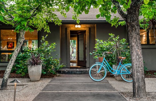 St. Helena House | 1 Level, 3,400 sq. Ft., Pool, 4 Bedroom, 3.75 Baths, Pool Hse, Vineyard, Patio