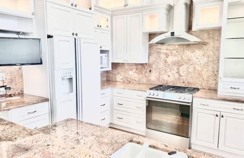 Townsite House | #1 Location, Spacious Beach House, Steps to Fun