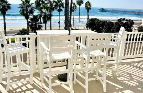 Townsite House | #1 Location, Spacious Beach House, Steps to Fun