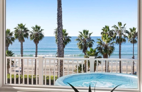 Townsite House | #1 Location, Spacious Beach House, Steps to Fun