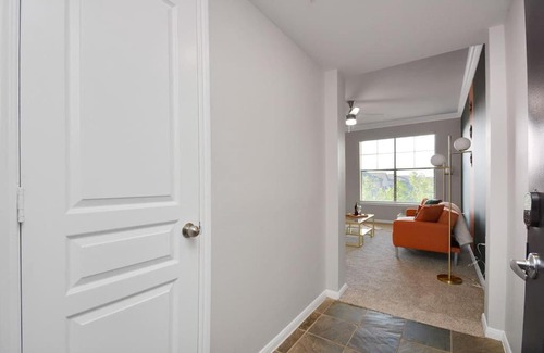South Central Houston Apartment | 1 Luxury apt med center queen bed free parking with beautiful pool
