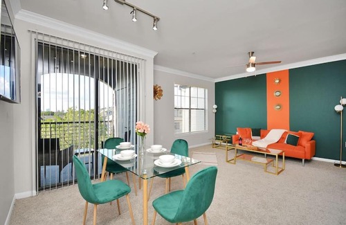 South Central Houston Apartment | 1 Luxury apt med center queen bed free parking with beautiful pool