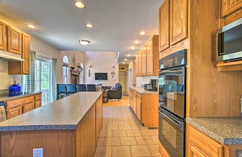 South Chatham Cottage | 1 Mi to Beach: Home w/Fire Pit & BBQ in Cape Cod!