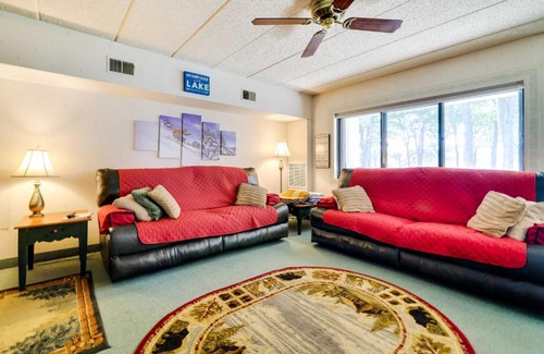 Lake Harmony Apartment | 1 Mi to Big Boulder Lakefront Unit with Pool Access