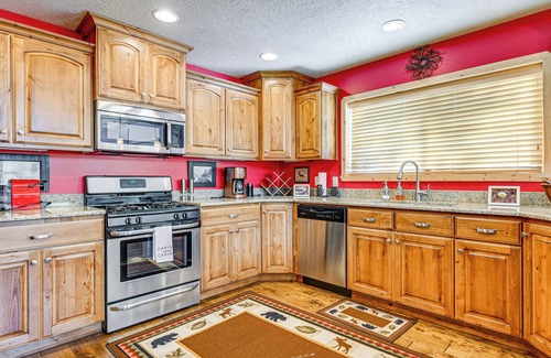 Steam Engine Meadows Cabin | < 1 Mi to Brian Head Resort: Spacious Cabin!