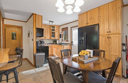 Lake Toxaway Cottage | 1 mi to Gorges State Park w/Sauna, & Hot Tub