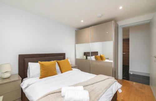 Wembley Central Apartment | 1-Min to Wembley Station, Walk to Stadium