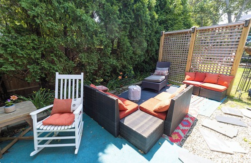 Sagamore Beach Apartment | 1 minute from the Ocean /Private Room with Jacuzzi