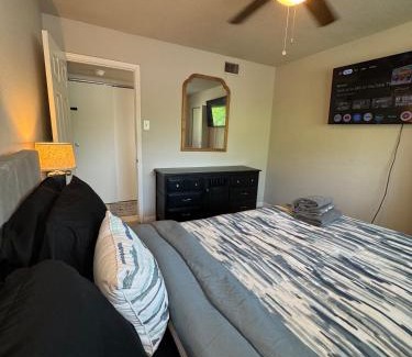 Old East Dallas Apartment | 1 STATE FAIR l DT Dallas l FIFA READY l Staycation 1Bd1Ba