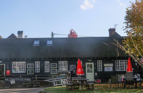 Kirdford Cottage | 1 STONEWALL COTTAGES, pet friendly, with a garden in Kirdford