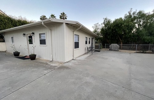 Santa Barbara House | 1-Story Guesthouse EV Tesla Charger