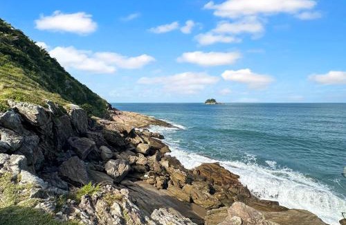 Guaruja House | 1 Suite - 200m do mar - Churrasqueira - Jacuzzi - Ar condicionado