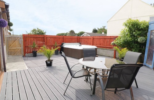 Cemaes Bay House | 1 THE OLD SMITHY, pet friendly, luxury holiday cottage in Cemaes Bay