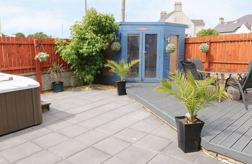 Cemaes Bay House | 1 THE OLD SMITHY, pet friendly, luxury holiday cottage in Cemaes Bay