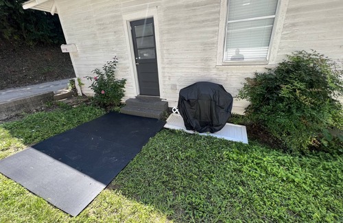 Columbus House | # 1 Top Ranked Graduation House Near Fort Benning w/BBQ Grill and King Beds