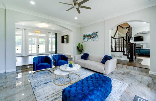 McKinney Villa | 10 Acres with Pool and Pond Luxury Melissa Villa!