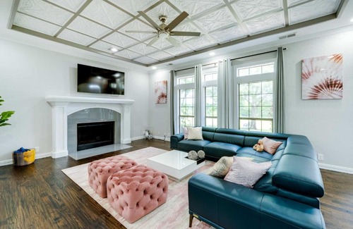 McKinney Villa | 10 Acres with Pool and Pond Luxury Melissa Villa!