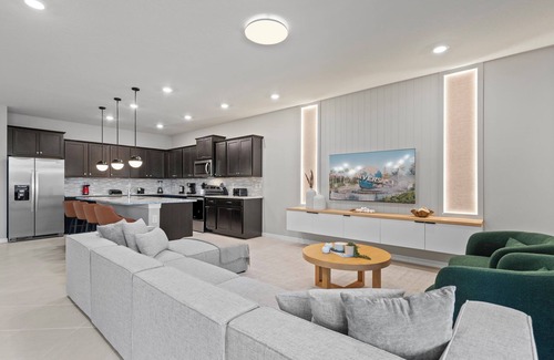 Sunrise Lakes House | 10 Bedroom/8 Bathroom/Windsor Cay (16276SK)