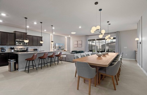 Sunrise Lakes House | 10 Bedroom/8 Bathroom/Windsor Cay (16276SK)