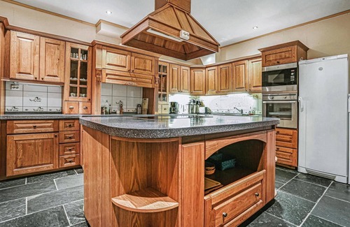 Vindafjord House | 10 bedroom amazing home in ølen