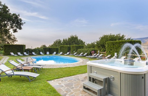 Colli di Fontanelle Villa | 10 Bedrooms, 10 Bathrooms Villa with Pool, Garden and Sea View