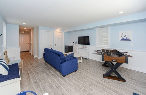 North End House | 10 BR/6 BA, Elevator, Wesley Ave, close to everything heart of OCNJ, sleeps 28