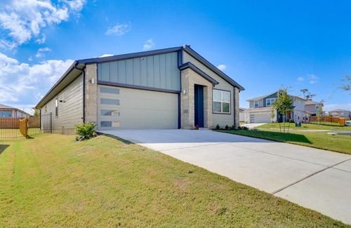 McNeil House | 10 Mi to Dtwn Bright Austin Gem with Pool Access