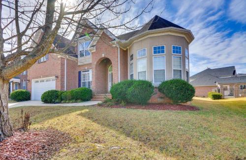 Jamestown House | 10 Mi to Dtwn Greensboro Family Gem with Yard