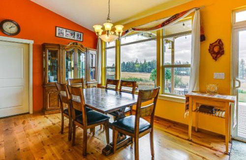 Thurston House | 10 Mi to Eugene Countryside Home with Mtn Views!