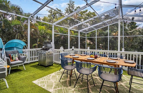 Palm Harbor House | 10 Min to the best beach & golf course! Home with Pool, Hot Tub & Game Room!n