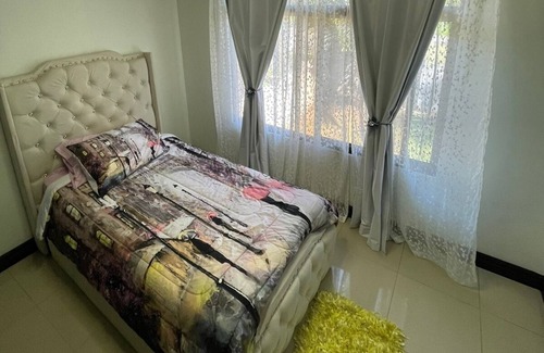 San Jose House | 10 mins AWAY from San Jose airport! Costa Rica home with 5bedrooms.
