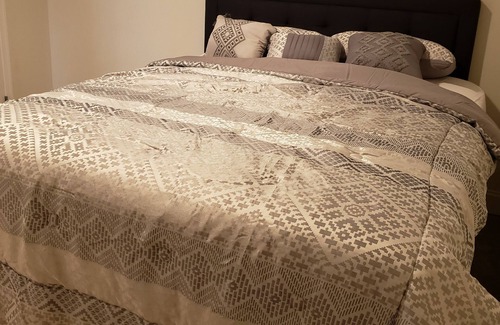 Abingdon House | 10 mins from APG and close to shopping centers and restaurants