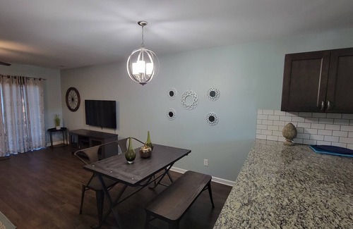 Peletier House | 10 mins to Emerald Isle, 2 bd 2.5 ba Townhouse