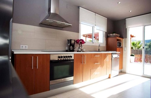 Sitges Town Center Villa | 10 minutes by car from Sitges. Villa El Olivo. XXL pool. Heated to 28º