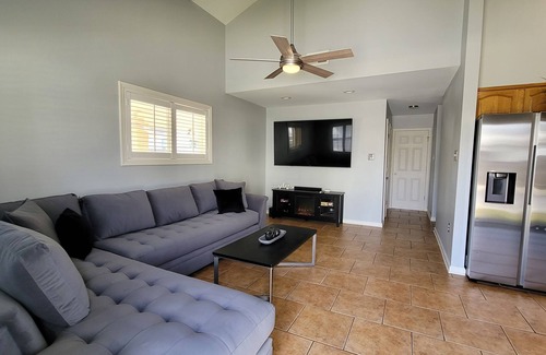 Lakeview House | 10 minutes from downtown w/pool and firepit