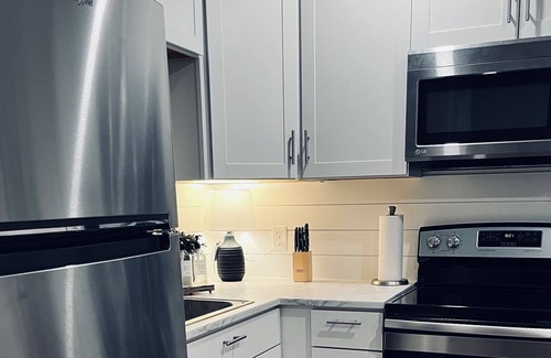 Forest Apartment | 10 minutes to Liberty University in quiet upscale neighborhood