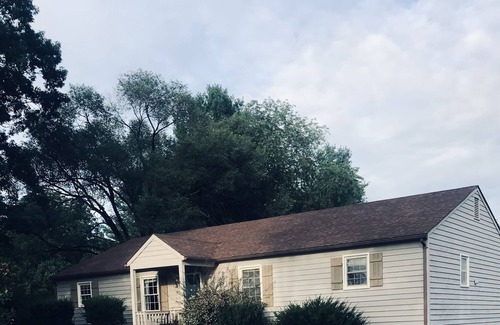 Forest Apartment | 10 minutes to Liberty University in quiet upscale neighborhood