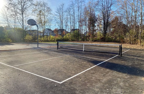 State College House | 10 minutes to PSU! Luxury Linens, Walk to Winery, Playground & Pickleball