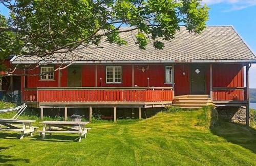 Vlset House | 10 person holiday home in Follafoss-By Traum