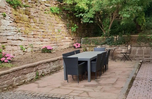 Malberg House | 10-person vacation home - Midweek (Mon - Fri) - Holiday home with castle view