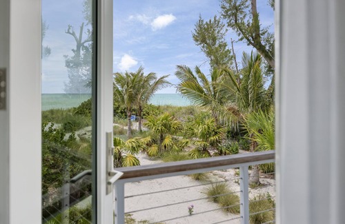 Wulfert House | $100 Bubble Room Gift Certificate for bookings made for 2025 stays! Gulf Front!