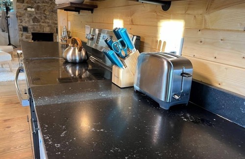 Apple Ridge Cabin | 100 mile views, 2½ mi. to BR, hot tub & Kids Loft