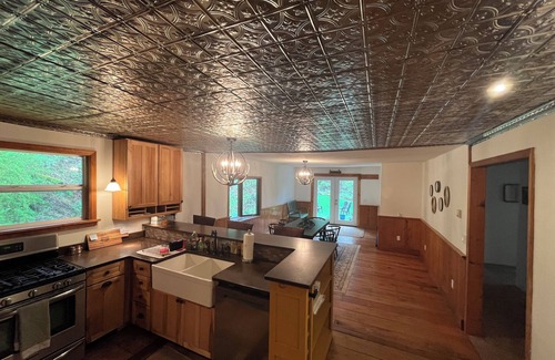 Walton House | 1000 Acre Retreat