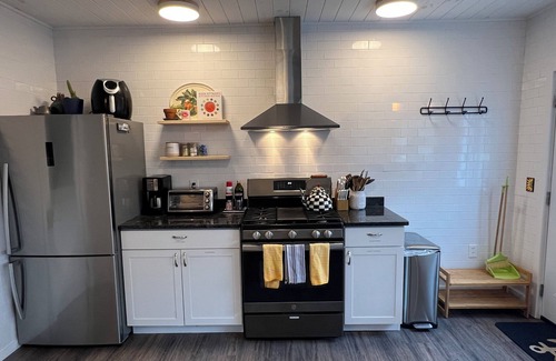 Clayton House | 1000 Islands Home with River View and Close Proximity to Antique Boat Museum