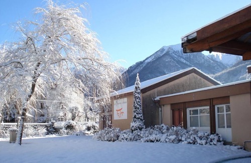 Aulus-les-Bains Apartment | 100m from resort center, 1st floor, view forest, fitness, parking, tv, 34m², Guzet