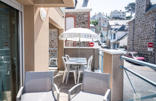 Pleneuf-Val-Andre Apartment | 100m from the beach, nice T3 with terrace and sea view