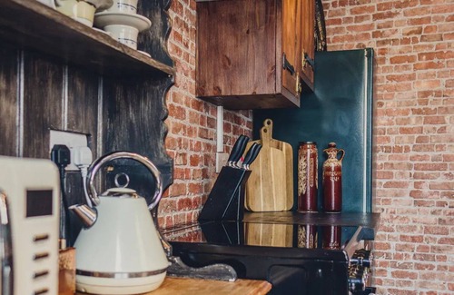 York House | 101 House At The End. Witchcraft & Wizardry House