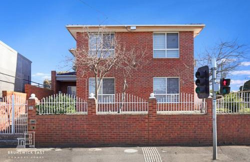 Brunswick East House | 106 Luxe Queen and Single BR up to 3 with Fast WiFi - Brunswick East