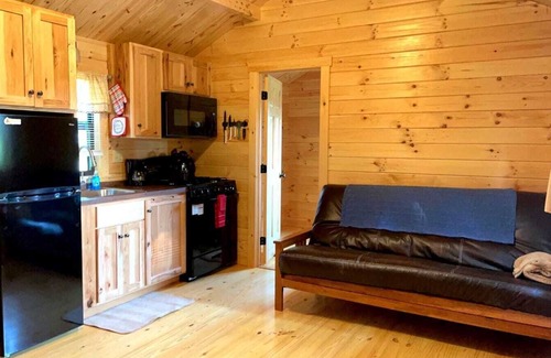 Logan Cabin | 107) Ibis Log Cabin. Close to Hocking Hills State Park and more!
